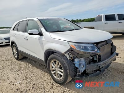 Czwarte zdjęcie samochodu z boku: 2015 KIA SORENTO LX VIN:5XYKT3A61FG661463 - miniatura