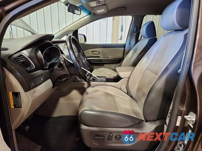 Zdjęcie 7 z 14 samochodu: 2017 KIA SEDONA LX VIN:KNDMB5C18H6308877 - miniatura