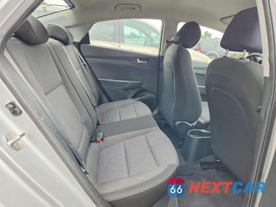 Zdjęcie 10 z 13 samochodu: 2018 HYUNDAI ACCENT SE VIN:3KPC24A36JE025453 - miniatura
