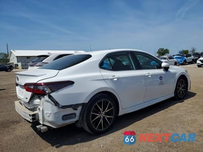 Trzecie zdjęcie samochodu z tyłu: 2021 TOYOTA CAMRY SE VIN:4T1G11AK0MU427562 - miniatura