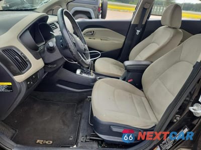 Zdjęcie 7 z 13 samochodu: 2012 KIA RIO 5-DOOR EX VIN:KNADN5A32C6095345 - miniatura