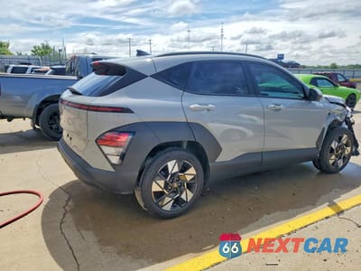 Trzecie zdjęcie samochodu z tyłu: 2025 HYUNDAI KONA SEL VIN:KM8HB3AB3SU212669 - miniatura