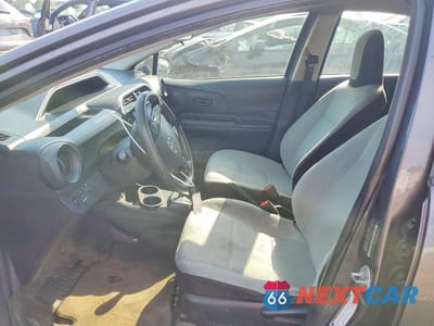 Zdjęcie 7 z 12 samochodu: 2018 TOYOTA PRIUS C VIN:JTDKDTB39J1608701 - miniatura