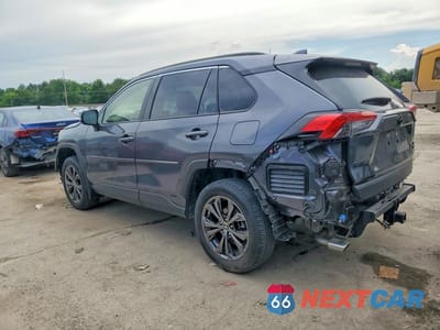 Drugie zdjęcie samochodu z przodu: 2023 TOYOTA RAV4 XLE PREMIUM VIN:JTMB6RFV0PD541678 - miniatura