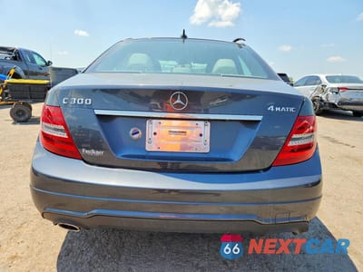 Zdjęcie 6 z 12 samochodu: 2013 MERCEDES-BENZ C 300 4MATIC VIN:WDDGF8AB1DA885469 - miniatura
