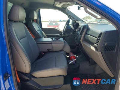 Piąte zdjęcie samochodu w środku: 2020 FORD F450 SUPER DUTY VIN:1FDUF4GN2LED73259 - miniatura