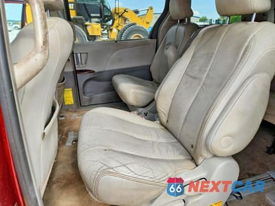 Zdjęcie 11 z 13 samochodu: 2014 TOYOTA SIENNA XLE 8-PASSENGER VIN:5TDYK3DC5ES452680 - miniatura