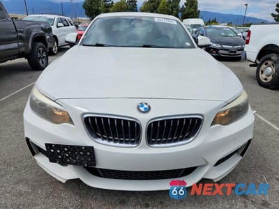 Piąte zdjęcie samochodu w środku: 2016 BMW 228 I SULEV VIN:WBA1F9C56GV546570 - miniatura