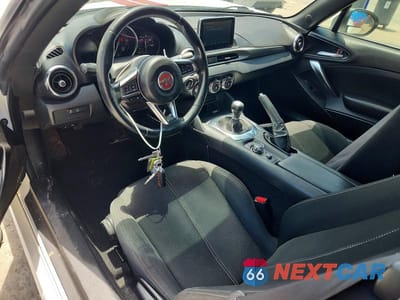 Zdjęcie 8 z 12 samochodu: 2019 FIAT 124 SPIDER CLASSICA VIN:JC1NFAEK8K0141435 - miniatura