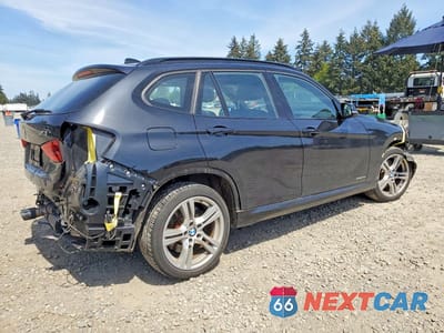 Trzecie zdjęcie samochodu z tyłu: 2015 BMW X1 XDRIVE35I VIN:WBAVM5C50FVV93799 - miniatura