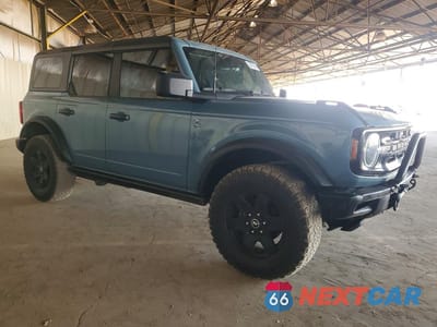 Czwarte zdjęcie samochodu z boku: 2021 FORD BRONCO BASE VIN:1FMEE5BP9MLA80932 - miniatura