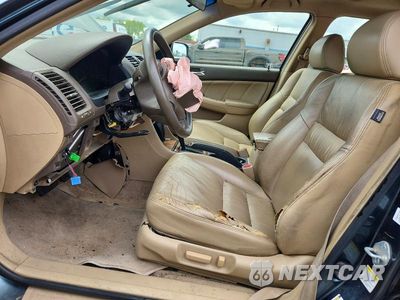 Zdjęcie 7 z 13 samochodu: 2004 HONDA ACCORD EX VIN:JHMCM56864C013821 - miniatura