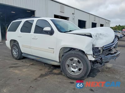 Czwarte zdjęcie samochodu z boku: 2010 CHEVROLET TAHOE C1500 LT VIN:1GNMCBE36AR129923 - miniatura