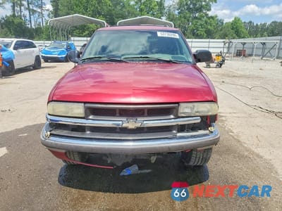 Piąte zdjęcie samochodu w środku: 2000 CHEVROLET BLAZER VIN:1GNCS13W7Y2176970 - miniatura