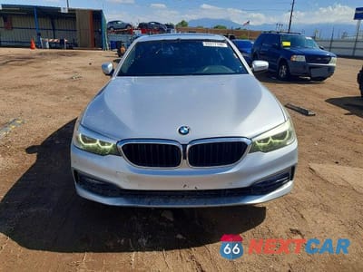 Piąte zdjęcie samochodu w środku: 2018 BMW 530E VIN:WBAJA9C54JB252883 - miniatura