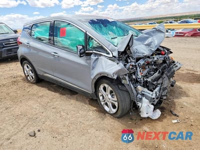 Czwarte zdjęcie samochodu z boku: 2020 CHEVROLET BOLT EV LT VIN:1G1FY6S0XL4105847 - miniatura