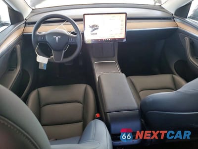 Zdjęcie 8 z 13 samochodu: 2025 TESLA MODEL Y VIN:7SAYGDEE1SA360036 - miniatura