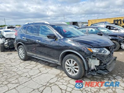 Czwarte zdjęcie samochodu z boku: 2018 NISSAN ROGUE SV VIN:KNMAT2MV7JP591773 - miniatura