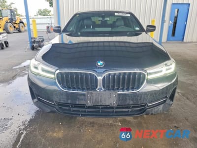 Piąte zdjęcie samochodu w środku: 2022 BMW 530 XI VIN:WBA13BJ02NCJ18642 - miniatura