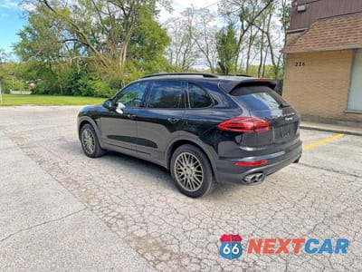 Trzecie zdjęcie samochodu z tyłu: 2016 PORSCHE CAYENNE SE HYBRID VIN:WP1AE2A29GLA17811 - miniatura