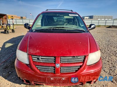 Piąte zdjęcie samochodu w środku: 2005 DODGE GRAND CARAVAN SXT VIN:2D4GP44L65R529538 - miniatura