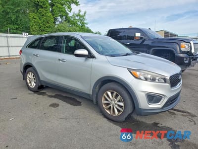 Czwarte zdjęcie samochodu z boku: 2017 KIA SORENTO L VIN:5XYPG4A38HG238100 - miniatura