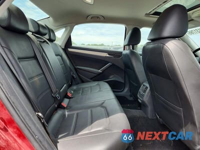 Zdjęcie 10 z 12 samochodu: 2019 VOLKSWAGEN PASSAT WOLFSBURG VIN:1VWLA7A34KC004014 - miniatura