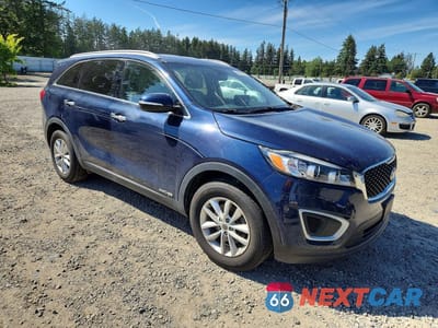 Czwarte zdjęcie samochodu z boku: 2017 KIA SORENTO LX V6 VIN:5XYPGDA58HG335363 - miniatura