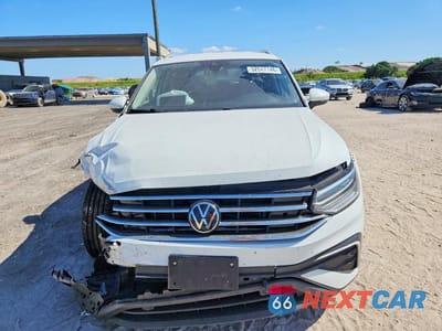 Piąte zdjęcie samochodu w środku: 2024 VOLKSWAGEN TIGUAN SE VIN:3VV3B7AX0RM031935 - miniatura