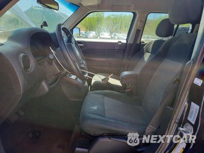 Zdjęcie 7 z 13 samochodu: 2016 JEEP PATRIOT LATITUDE VIN:1C4NJPFA4GD811038 - miniatura
