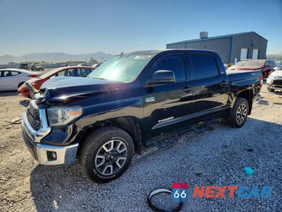 2018 TOYOTA TUNDRA CREWMAX SR5 5TFDY5F15JX694586 - główne zdjęcie licytacji z USA - miniatura