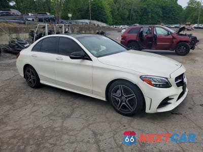 Czwarte zdjęcie samochodu z boku: 2019 MERCEDES-BENZ C 300 4MATIC VIN:55SWF8EB2KU302278 - miniatura