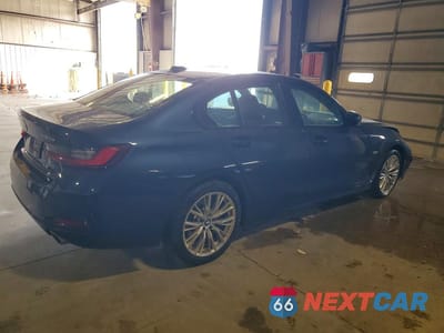 Trzecie zdjęcie samochodu z tyłu: 2023 BMW 330XE VIN:3MW39FS01P8C95674 - miniatura