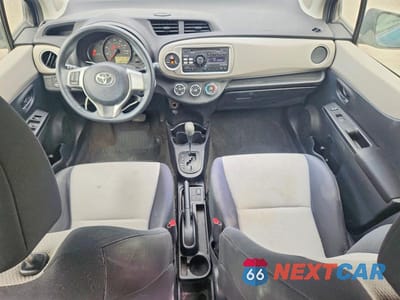 Zdjęcie 8 z 12 samochodu: 2014 TOYOTA YARIS 5-DOOR LE VIN:JTDKTUD3XED582765 - miniatura