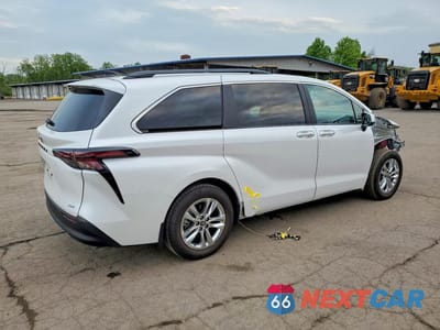 Trzecie zdjęcie samochodu z tyłu: 2025 TOYOTA SIENNA XLE 7-PASSENGER VIN:5TDJSKFC5SS190194 - miniatura