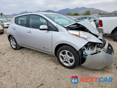Czwarte zdjęcie samochodu z boku: 2013 NISSAN LEAF S VIN:1N4AZ0CP7DC415748 - miniatura