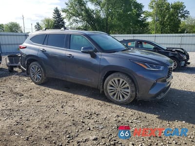 Czwarte zdjęcie samochodu z boku: 2022 TOYOTA HIGHLANDER PLATINUM VIN:5TDFZRBHXNS196413 - miniatura