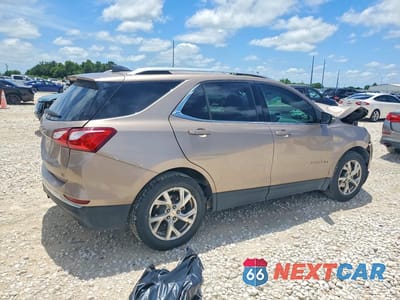 Trzecie zdjęcie samochodu z tyłu: 2019 CHEVROLET EQUINOX LT VIN:2GNAXLEX5K6190371 - miniatura