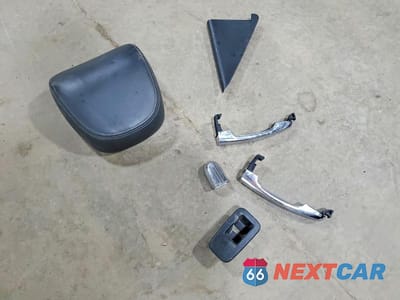 Zdjęcie 13 z 14 samochodu: 2011 KIA SORENTO EX VIN:5XYKUDA28BG059038 - miniatura