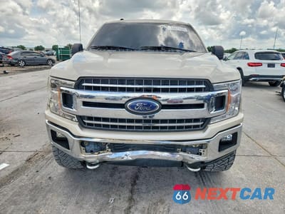 Piąte zdjęcie samochodu w środku: 2018 FORD F150 SUPERCREW VIN:1FTEW1E52JKF70067 - miniatura