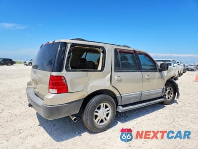Trzecie zdjęcie samochodu z tyłu: 2004 FORD EXPEDITION XLT VIN:1FMRU15W84LB91651 - miniatura