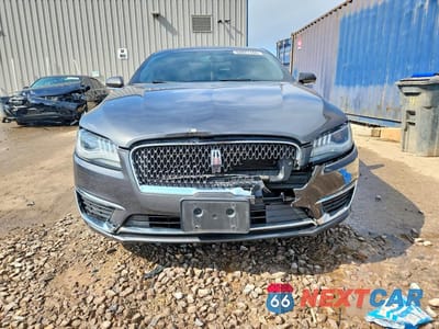 Piąte zdjęcie samochodu w środku: 2018 LINCOLN MKZ SELECT VIN:3LN6L5D94JR602159 - miniatura