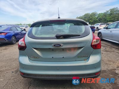 Zdjęcie 6 z 12 samochodu: 2014 FORD FOCUS BEV VIN:1FADP3R45EL259986 - miniatura