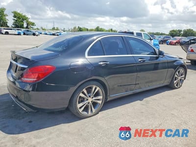 Trzecie zdjęcie samochodu z tyłu: 2016 MERCEDES-BENZ C 300 VIN:55SWF4JB6GU171703 - miniatura
