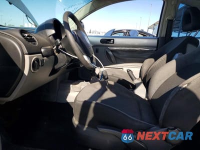 Zdjęcie 7 z 12 samochodu: 2000 VOLKSWAGEN NEW BEETLE GLS VIN:3VWCA21C7YM484446 - miniatura