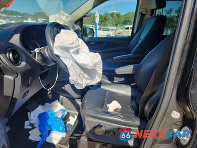 Zdjęcie 7 z 13 samochodu: 2018 MERCEDES-BENZ METRIS VIN:WD4PG2EE2J3347247 - miniatura