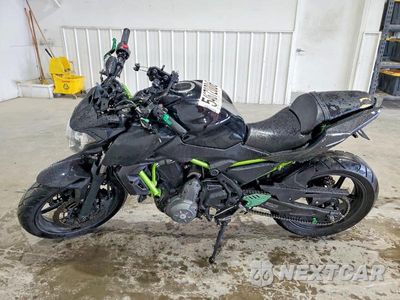 Trzecie zdjęcie samochodu z tyłu: 2017 KAWASAKI ER650 G VIN:JKAEREG13HDA01832 - miniatura