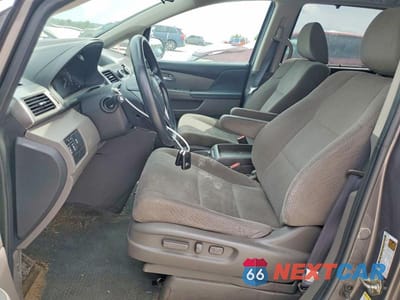Zdjęcie 7 z 13 samochodu: 2016 HONDA ODYSSEY SE VIN:5FNRL5H37GB072139 - miniatura