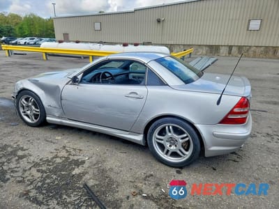 Drugie zdjęcie samochodu z przodu: 2002 MERCEDES-BENZ SLK 32 AMG KOMPRESSOR VIN:WDBKK66F32F238733 - miniatura