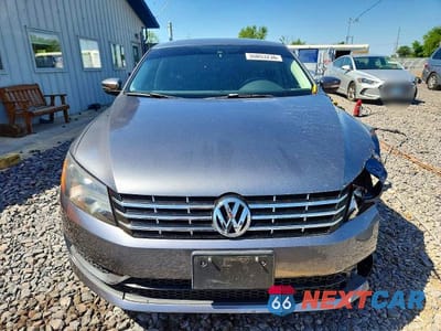 Piąte zdjęcie samochodu w środku: 2014 VOLKSWAGEN PASSAT SE VIN:1VWBN7A32EC086684 - miniatura